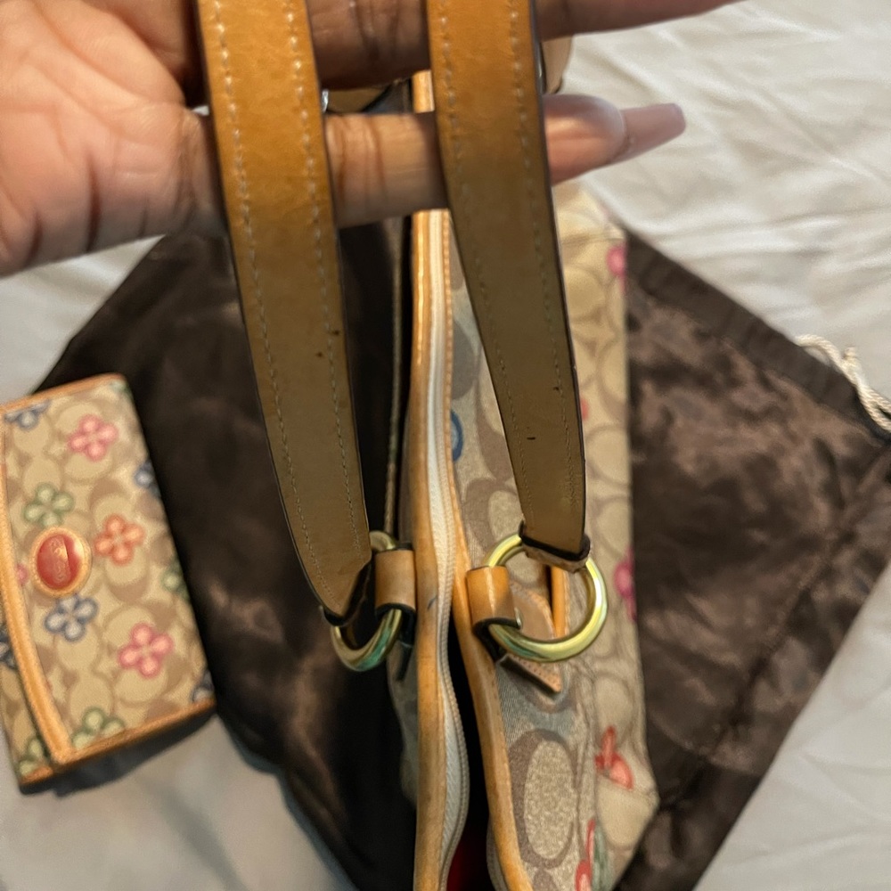 Coach signature tote and wallet - Picture 2 of 11